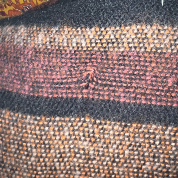 SOLD* American Eagle Black & Brown Poncho OS NWT - Picture 3 of 5